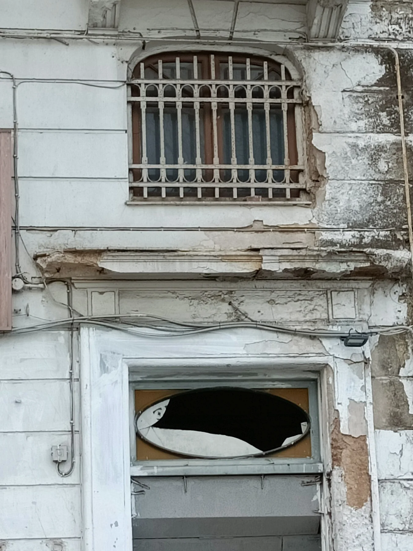 Derelict hotel Leukos Pireos Athens greece 4