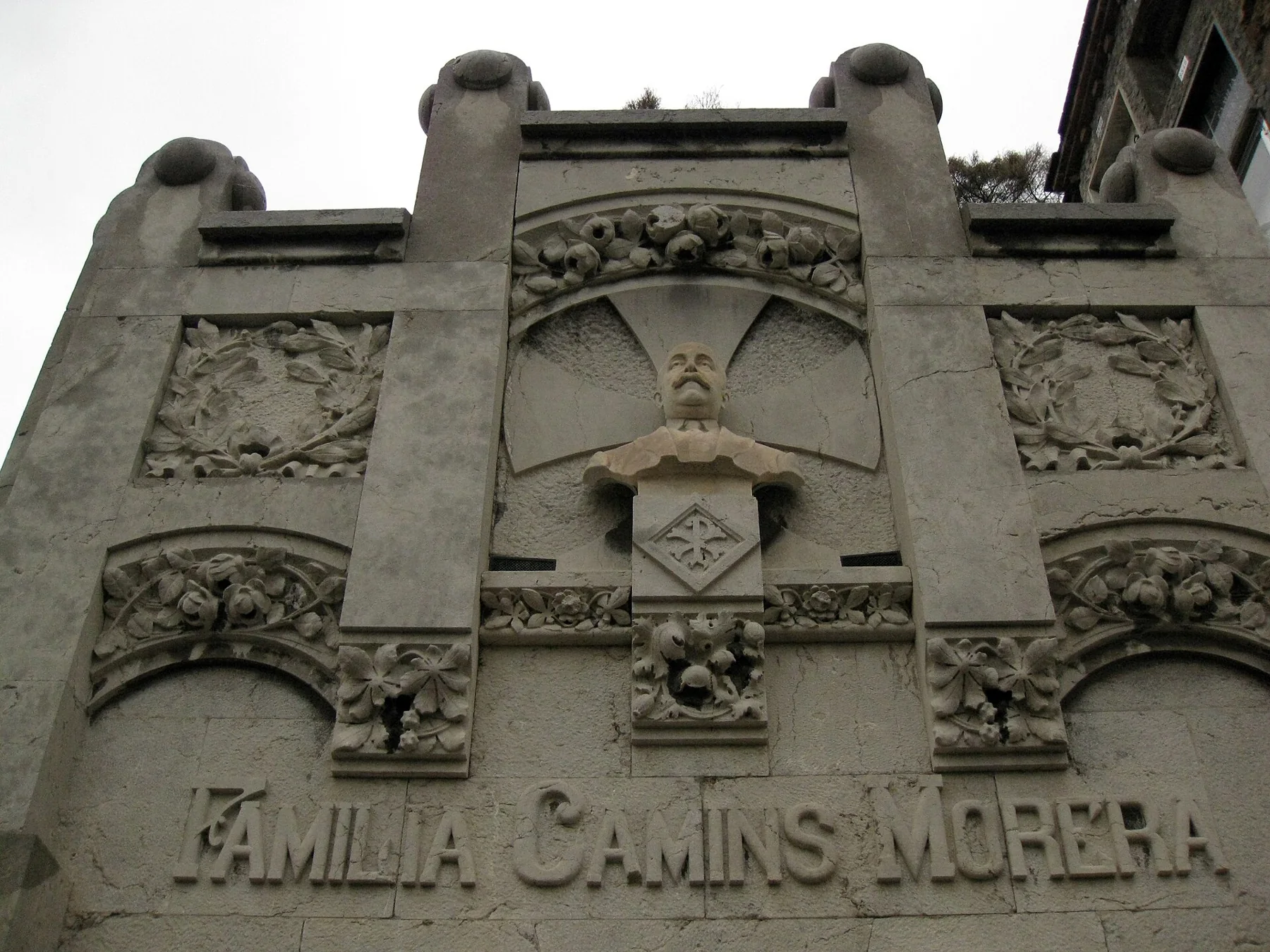 177 Panteó Camins Morera, detall