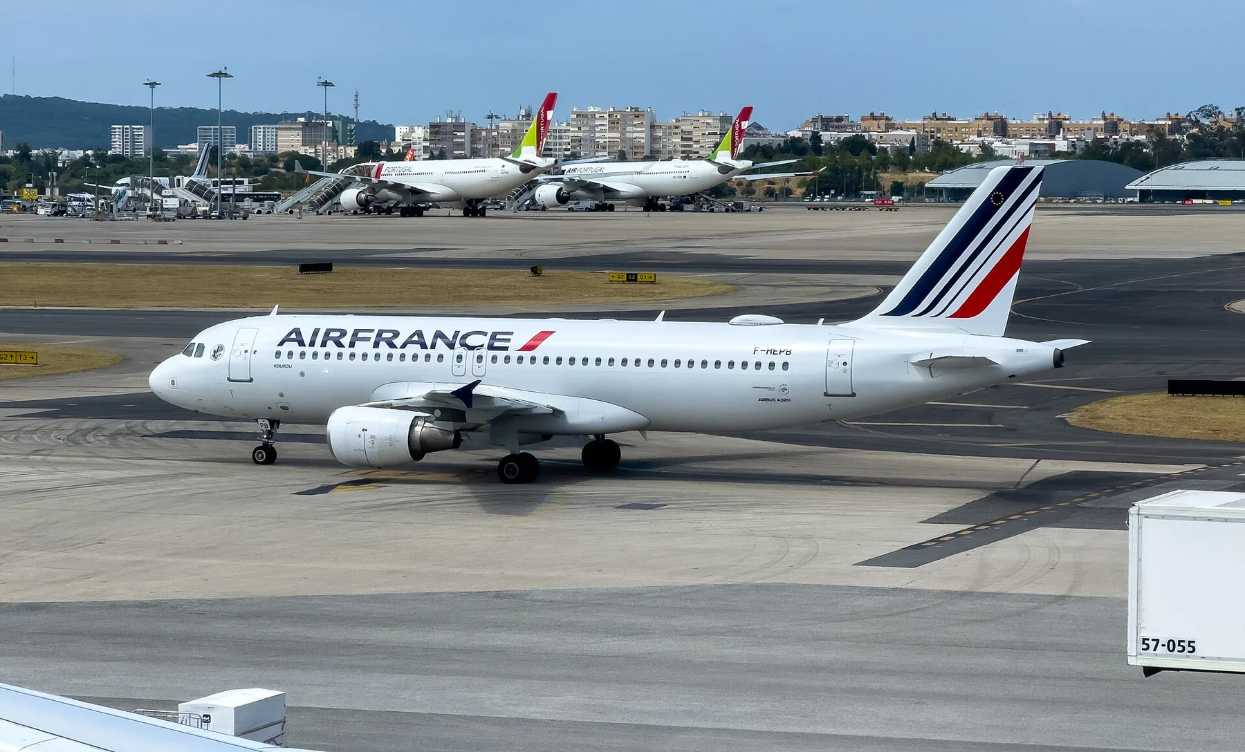Air France F-HEPB at Lisbon Portela Airport 2025 283